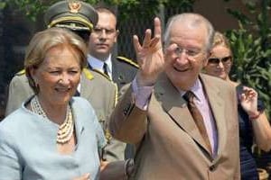 Le roi des Belges Albert II et son épouse la reine Paola, le 29 juin 2010 à Kinshasa. © AFP