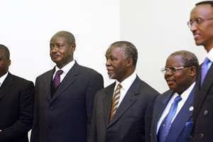 En avril 2003, au Cap : J. Kabila, Y. Museveni, T. Mbeki, B. Mkapa, P. Kagamé. © Reuters