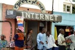 Le comportement des utilisateurs d’internet est moins risqué sur le continent. © AFP