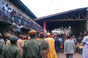 À l’intérieur de la prison de Kondengui, lors d’une visite officielle. © DR