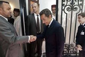 Le roi Mohammed VI accueillant le président Nicolas Sarkozy et son fils Louis, à New York. © Ian Langsdon/Pool/Sipa Press