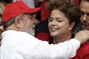 Dilma Rousseff et Lula lors d’un meeting le 18 septembre 2010. © Reuters