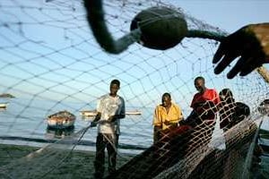 Environ 7,5 millions de personnes vivent, directement ou non, de la pêche en Afrique. © Siphine Sibeko/Reuters