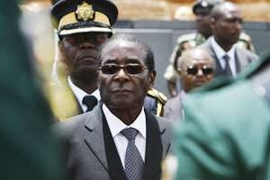 Robert Mugabe, en juillet 2010, à Harare, lors de l’ouverture de la session parlementaire. © Desmond Kwande/AFP