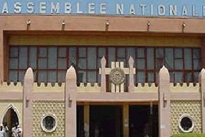 Façade de l’Assemblée nationale du Mali, haut lieu de la vie politique depuis l’époque coloniale. © www.assemblee-nationale.insti.ml