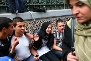 Entre garçons et filles, chaque groupe a des exigences bien précises. © D.R.