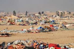 Les forces marocaines démantèlent un campement de contestataires près de Laayoune. © AFP