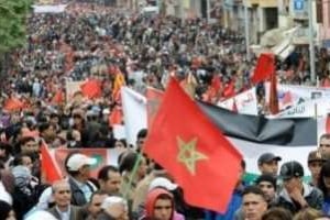 Des milliers de Marocains manifestent à Casablanca. © AFP