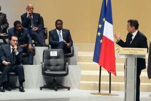 Nicolas Sarkozy et des chefs d’État africains lors du sommet de Nice, en mai dernier. © AFP