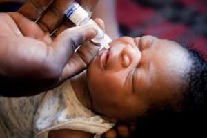 Vaccination d’un enfant congolais en RDC, pays voisin du Congo. © AFP