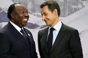 Les présidents gabonais Ali Bongo et français Nicolas Sarkozy à Montreux en 2010. © AFP