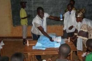 Opérations de recomptage des votes le 23 janvier 2011 à Bangui. © AFP