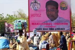 Campagne d’affichage en faveur du candidat Mahamadou Issoufou. © APA