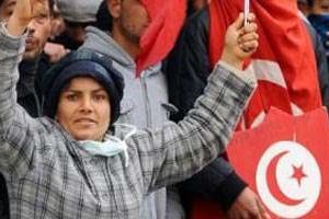 Manifestants devant les bureaux du Premier ministre, le 27 janvier à Tunis. © AFP