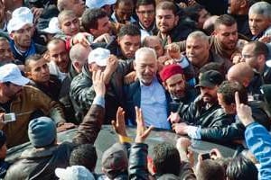 Fin de l’exil pour Rached Ghannouchi, accueilli par une marée humaine, le 30 janvier. © Nicolas Fauqué/imagesdetunisie.com