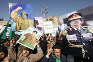 Manifestants pro-Kaddafi, le 17 février 2011 à Tripoli. © AFP