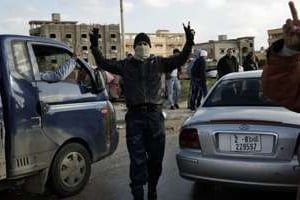Insurgés libyens, le 24 février à Benghazi. © AFP