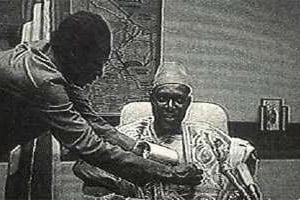 Moussa Traoré prêt pour sa dernière diatribe du 24 mars 1991 qui ne sera pas diffusée. © A2/Archives J.A.