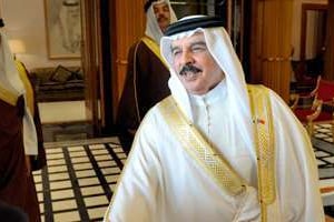 Hamad Ibn Issa Al Khalifa, dans son palais de Manama, le 12 mars. © Reuters