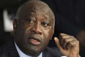 Le président ivoirien sortant Laurent Gbagbo serait en négociation pour se rendre. © AFP