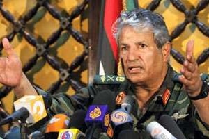 Le général Younes appelle l’Otan à agir vite avant « la fin de Misrata ». © AFP