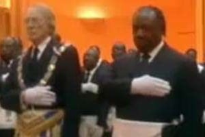 Ali Bongo Ondimba, intronisé grand maître de la Grande Loge du Gabon. © Capture d’ecran/YouTube