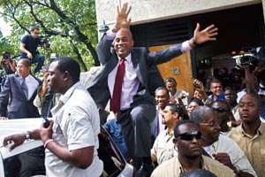 Michel Martelly, après sa conférence de presse du 5 avril, à Port-au-Prince. © AP/SIPA