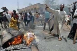 Des violences à Kano, dans le nord du Nigeria, le 18 avril 2011. © AFP