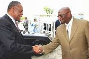 Issa Hayatou et Jacques Anouma sont rivaux pour la prochaine présidence de la CAF. © D.R.