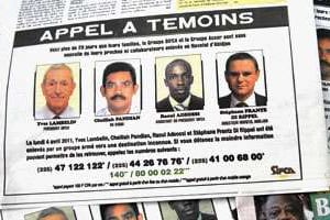 Un appel à témoins lancé dans la presse ivoirienne pour retrouver les étrangers enlevés. © Sia Kambou/AFP