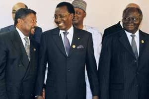 Jean Ping, Idriss Déby et Mwai Kibaki, à Addis-Abeba. © AFP