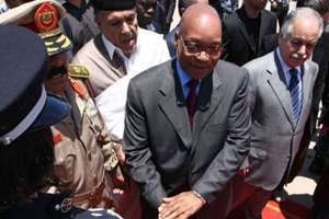Jacob Zuma à son arrivée, le 30 mai 2011 à Tripoli. © AFP
