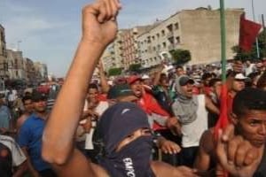 Des Marocains manifestent dans Casablanca, le 19 juin 2011. © AFP