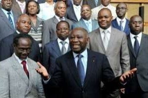 Des membres du gouvernement de Laurent Gbagbo, le 7 décembre 2010 à Abidjan. © AFP