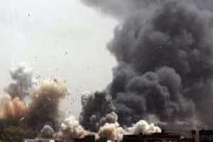 Explosion dans la zone de la résidence de Kadhafi à Tripoli, le 7 juin 2011. © AFP