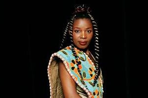Franco-Camerounaise, Sally Nyolo s’inspire de son appartenance à une double culture. © Youri Lenquette