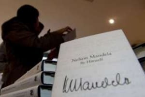 Le livre de Nelson Mandela, le 27 juin 2011 au Fondation Nelson Mandela à Johannesburg. © AFP
