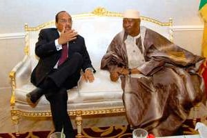 Avec le président mauritanien, Mohamed Ould Abdelaziz, le 21 septembre 2010 à Bamako. © Habib Kouyate/AFP