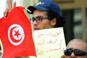 Manifestation réclamant l’indépendance de la justice à Tunis, le 8 août 2011. © AFP