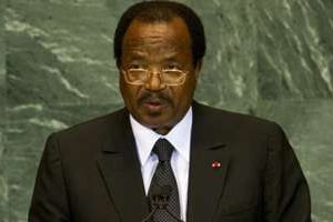 Paul Biya alancé en mars un recrutement massif de 25 OOO fonctionnaires. © AFP
