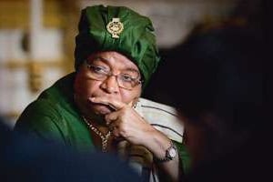 Ellen Johnson-Sirleaf est la seule femme à la tête d’un État africain. © Reuters