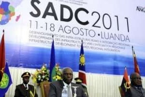 Les chefs d’Etat et de gouvernement de la SADC le 18 août 2011 à Luanda (Angola). © Stephane de Sakutin