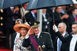 Le roi Albert II et la reine Paola à Bruxelles, le 21 juillet, jour de la fête nationale. © Reuters
