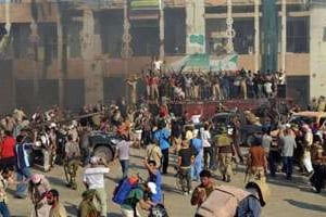 Des rebelles le 24 août 2011à Bab al-Azizya à Tripoli. © AFP