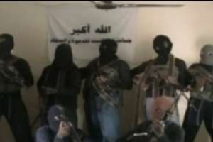 Video fournie le 21 octobre 2010 par la secte Boko Haram montrant 7 membres de la secte. © AFP