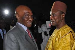 Abdoulaye Wade et Alpha Condé, en février, à Dakar. © Seyllou/AFP