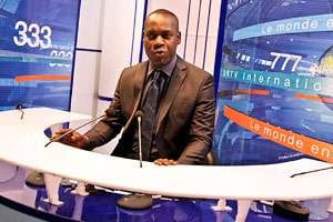 Maixent Foukou, présentateur sur DRTV, principale chaîne privée congolaise. © Baudouin Mouanda pour J.A
