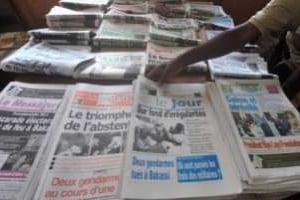 La presse camerounaise a relevé de nombreuses irrégularités et fraudes présumées. © Seyllou/AFP
