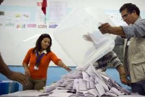 Dans un bureau de vote de Tunis, le 23 octobre 2011. © Lionel Bonaventure/AFP