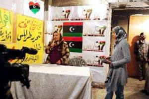 Studio improvisé de la chaîne de la télévision Free Libya, à Benghazi. © Alfred/Sipa